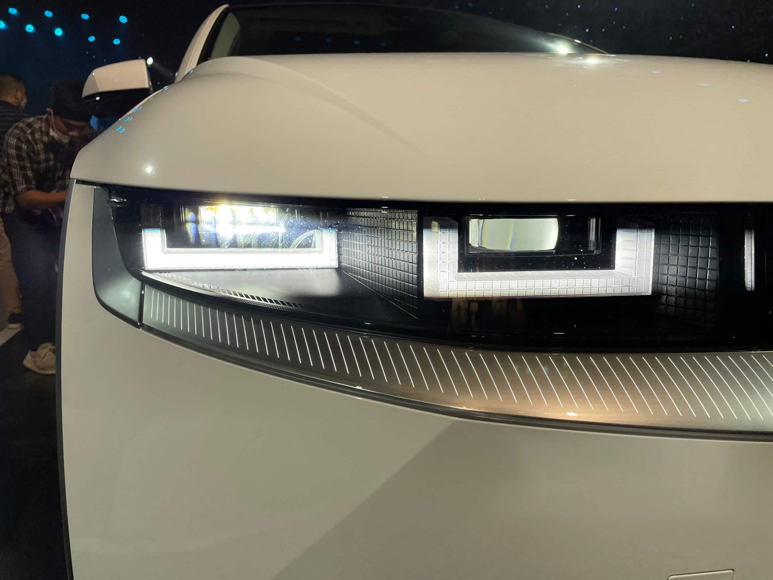 Đèn pha xe ô tô điện Hyundai Ioniq 5